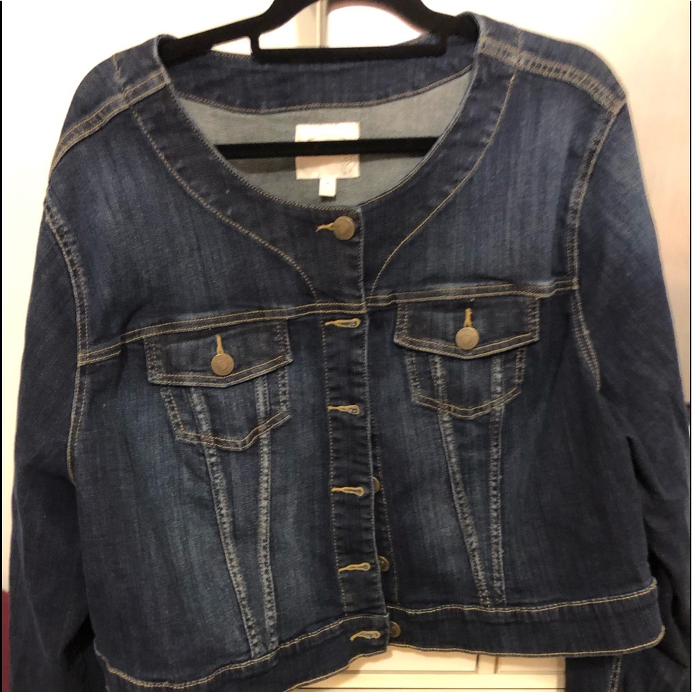 Torrid long sleeve, collarless denim jacket.